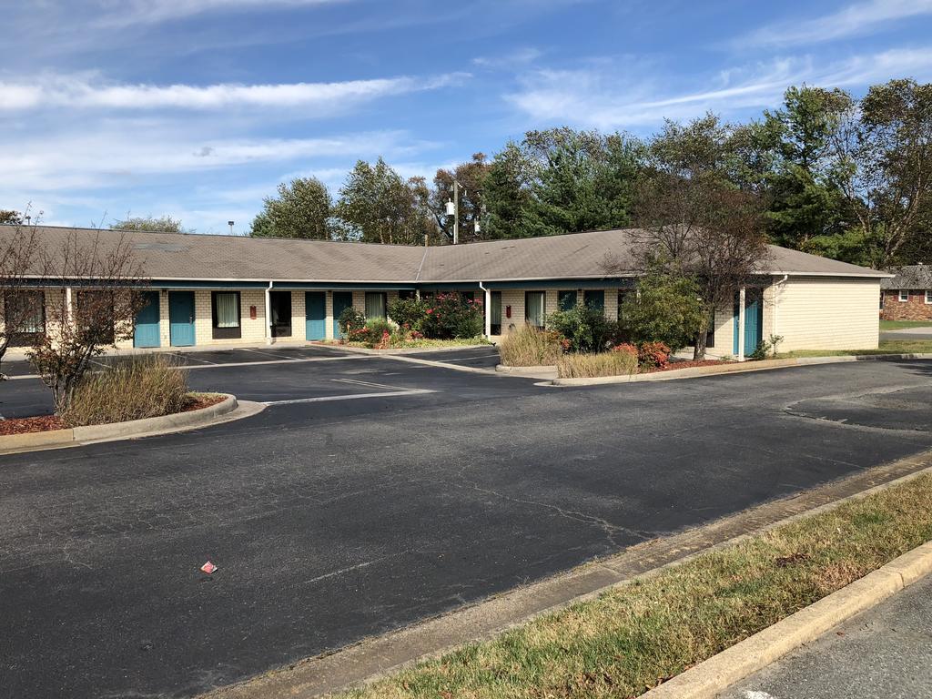 Airport Inn Motel Richmond Sandston Exterior photo